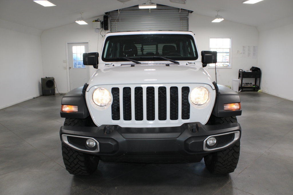 Used 2023 Jeep Gladiator Sport AWD/4WD image 3