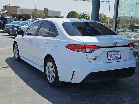 Used 2023 Toyota Corolla LE image 4