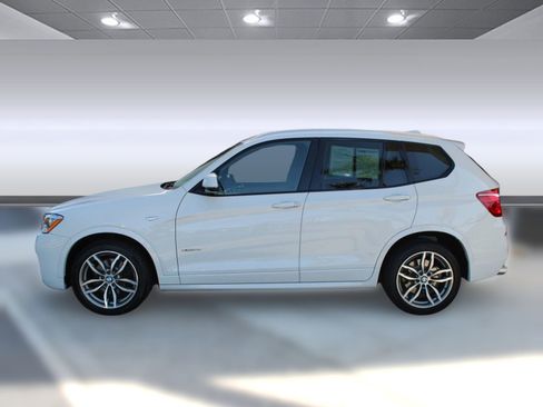 Used 2017 BMW X3 xDrive28i image 2