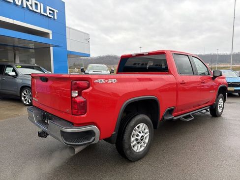 Used 2024 Chevrolet Silverado 2500 LT w/ Convenience Package image 4