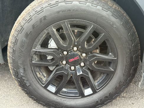 Used 2024 GMC Sierra 1500 Elevation w/ Elevation Premium Package AWD/4WD image 11