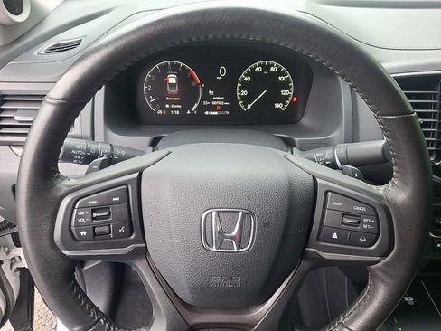 Used 2025 Honda Ridgeline Sport image 19