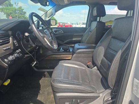 Used 2018 GMC Yukon Denali w/ Denali Ultimate Package AWD/4WD image 3