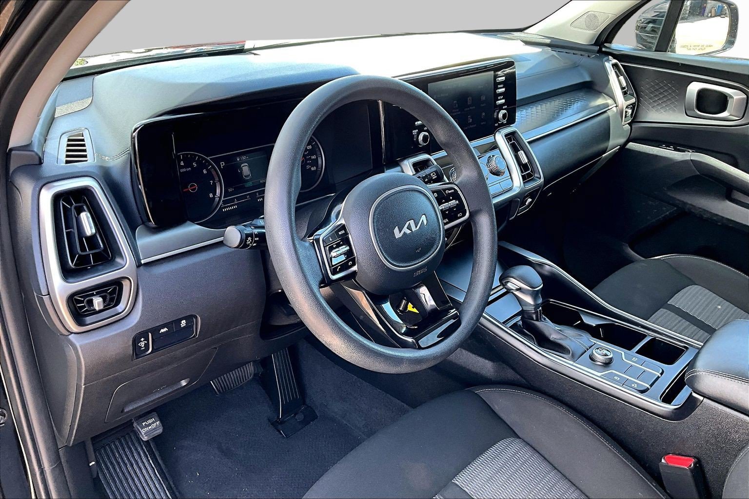 Used 2022 Kia Sorento LX FWD image 12
