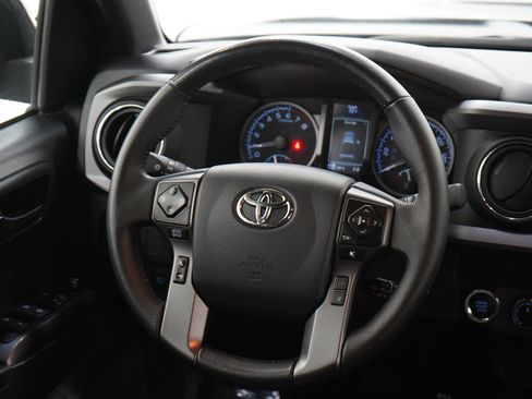 Used 2023 Toyota Tacoma TRD Sport AWD/4WD image 14