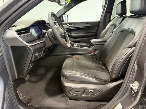 Used 2024 Jeep Grand Cherokee L Altitude AWD/4WD image 10