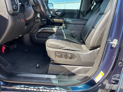 Used 2020 Chevrolet Silverado 1500 LT Trail Boss AWD/4WD image 9
