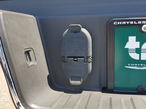 Used 2018 GMC Sierra 2500 SLT AWD/4WD image 9