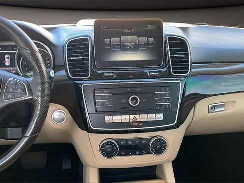 Used 2018 Mercedes-Benz GLE 350 w/ Premium 1 Package image 6