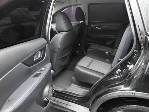Used 2018 Nissan Rogue SV AWD/4WD image 21