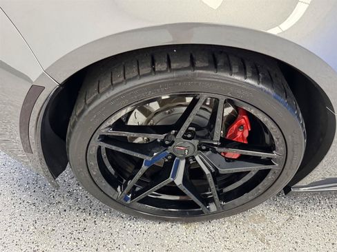 Used 2016 Chevrolet Corvette Z06 w/ 2LZ Preferred Equipment Group RWD image 29