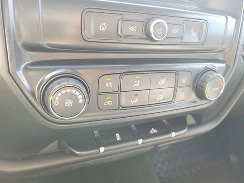 Used 2018 Chevrolet Silverado 1500 Custom w/ Custom Convenience Package image 27