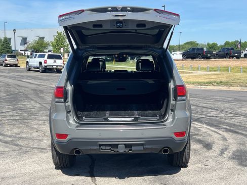 Used 2020 Jeep Grand Cherokee Trailhawk w/ Trailhawk Luxury Group AWD/4WD image 39