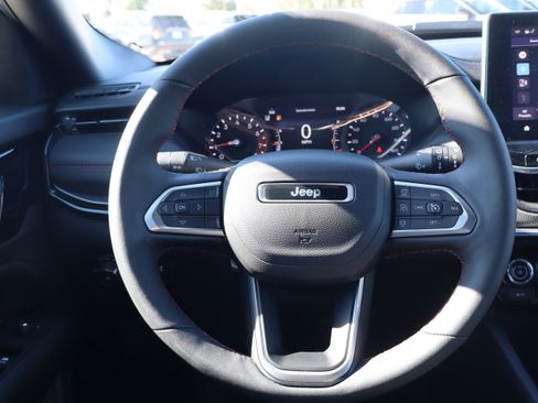 Used 2024 Jeep Compass Trailhawk w/ Trailhawk Convenience Group image 15