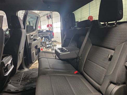 Used 2024 GMC Sierra 1500 Elevation image 13