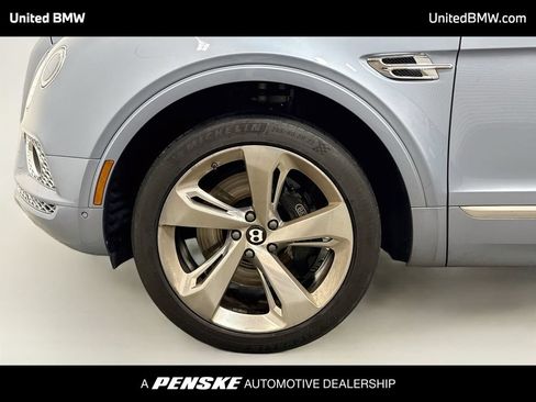 Used 2019 Bentley Bentayga AWD/4WD image 2