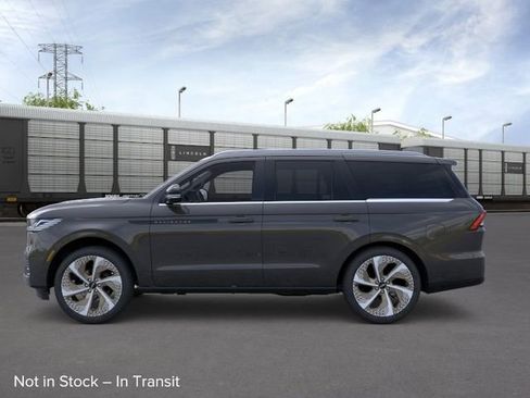 New 2026 Lincoln Navigator Black Label AWD/4WD image 4