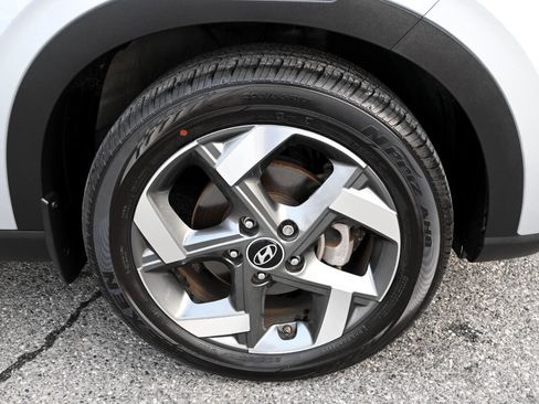 Used 2022 Hyundai Venue SEL image 39