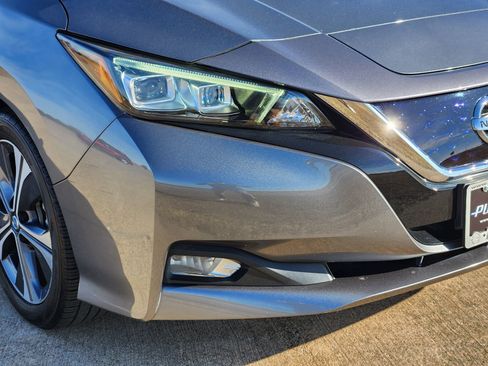 Used 2021 Nissan Leaf SV w/ SV Technology Package image 11