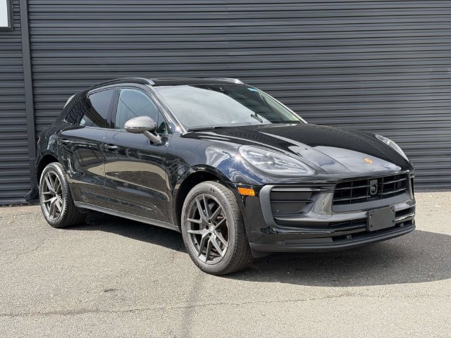 Used 2023 Porsche Macan Turbo AWD/4WD image 9