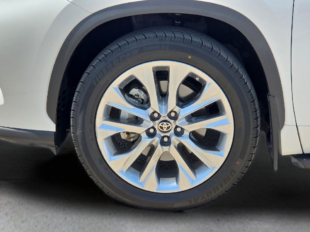 Used 2020 Toyota Highlander Limited AWD/4WD image 9