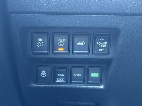 Used 2017 Nissan Rogue SV image 30