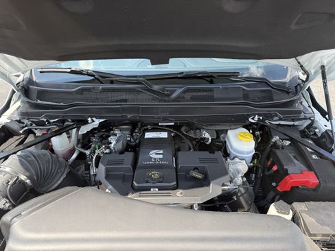 Used 2024 RAM 2500 Limited AWD/4WD image 34