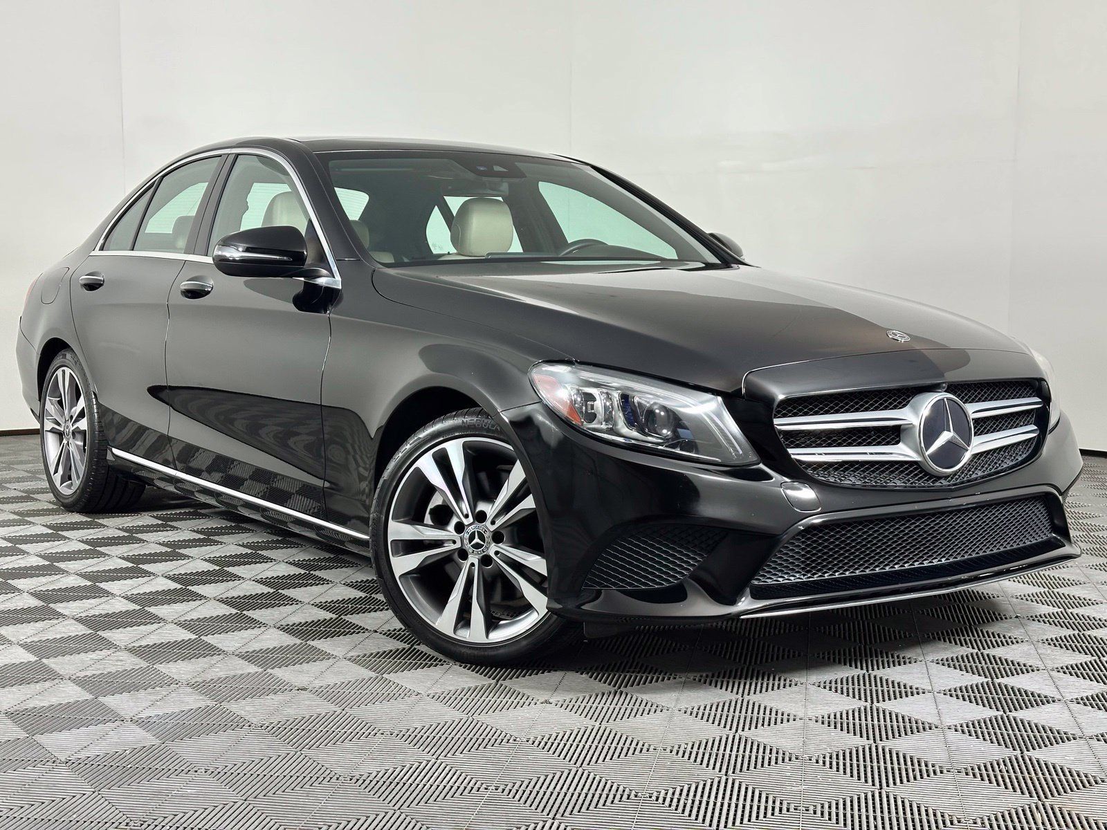 Used 2019 Mercedes-Benz C 300 Sedan image 1