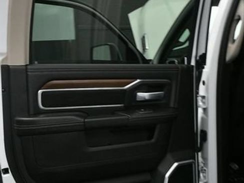 Used 2024 RAM 2500 Laramie AWD/4WD image 12