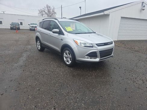 Used 2015 Ford Escape SE w/ Equipment Group 201A image 7
