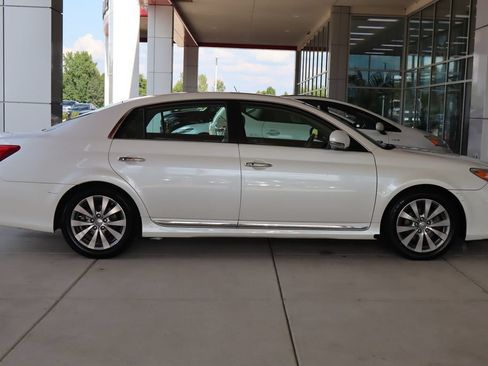 Used 2011 Toyota Avalon Limited FWD image 11