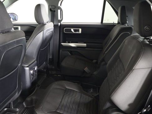 Used 2020 Ford Explorer XLT w/ Comfort Package AWD/4WD image 35