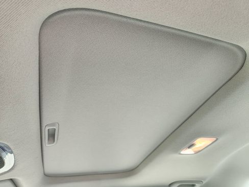 Used 2025 Hyundai Elantra Limited FWD image 19