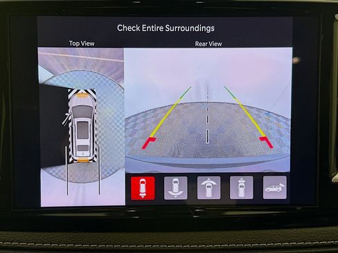 Used 2023 Chrysler Pacifica Touring-L FWD image 22