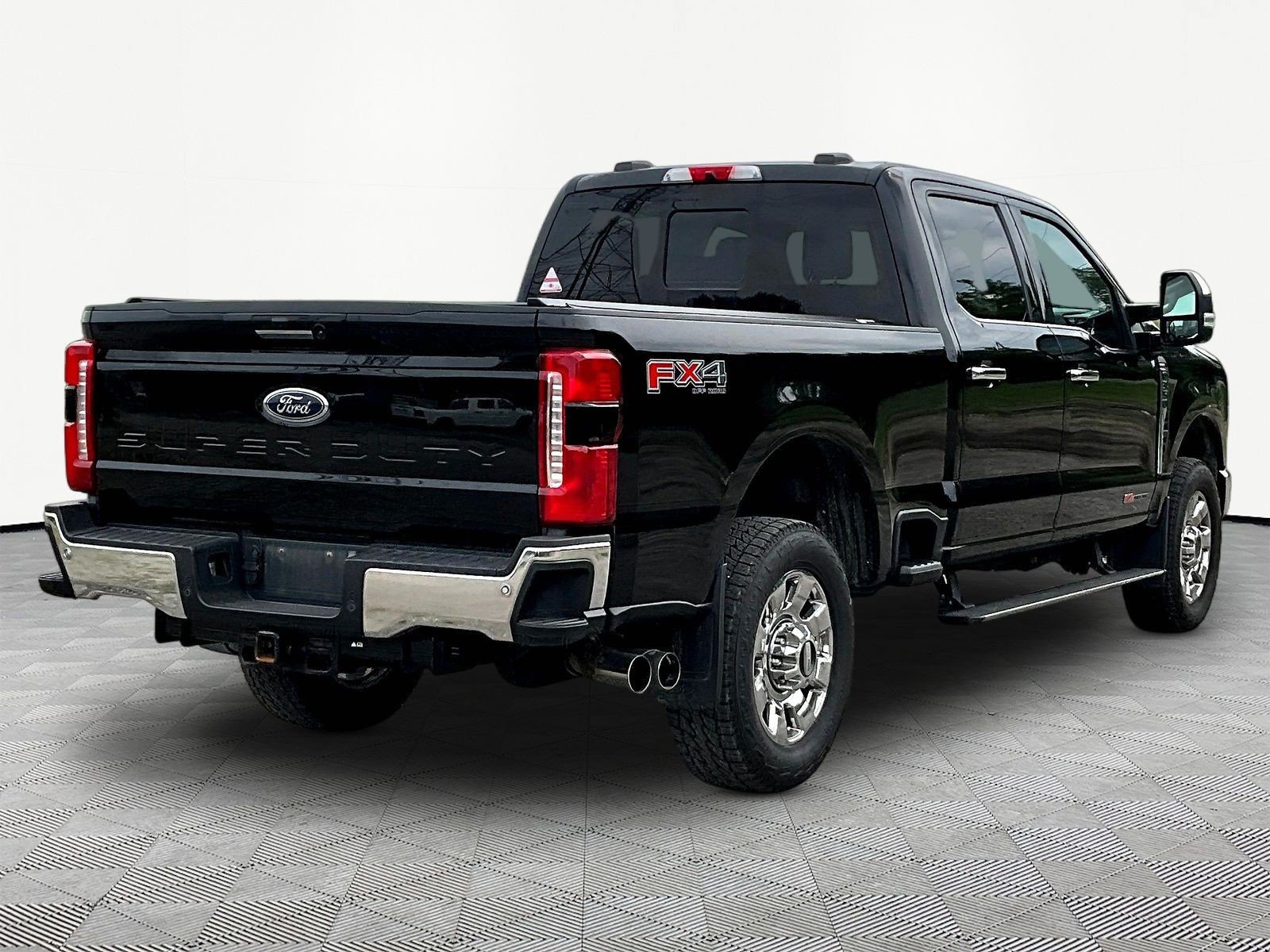 Used 2023 Ford F350 Lariat w/ Lariat Ultimate Package AWD/4WD image 6