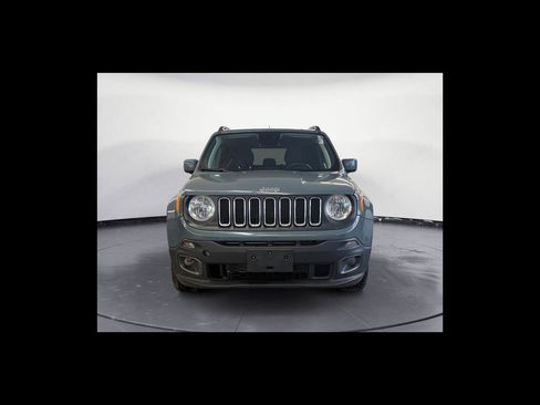 Used 2018 Jeep Renegade Latitude w/ Cold Weather Group AWD/4WD image 9