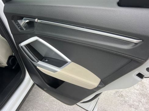 Used 2020 Audi Q3 2.0T Premium w/ Convenience Package image 16