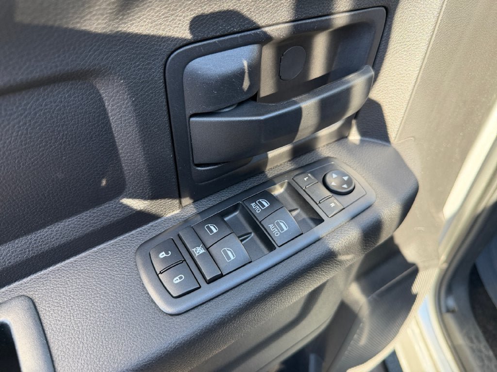Used 2017 RAM 2500 Tradesman w/ Chrome Appearance Group AWD/4WD image 22