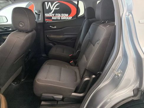 Used 2023 GMC Acadia SLE w/ Driver Convenience Package FWD image 15