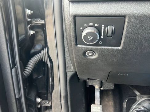 Used 2017 Jeep Grand Cherokee Altitude AWD/4WD image 14