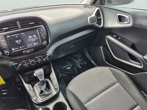 Used 2022 Kia Soul LX w/ Technology Package FWD image 14