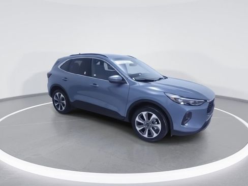 Used 2025 Ford Escape Platinum image 3