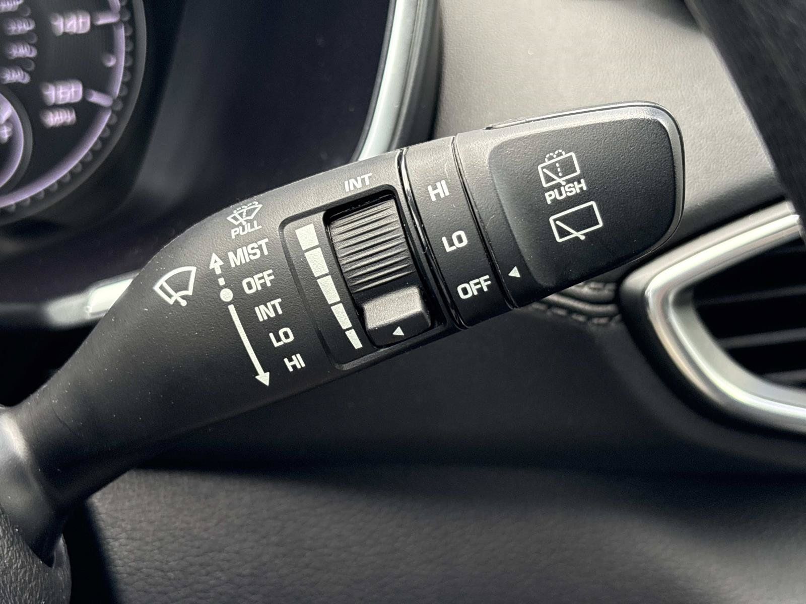 Used 2022 Hyundai Santa Fe SE FWD image 19