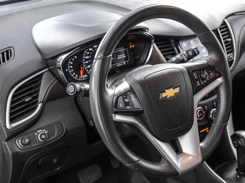 Used 2018 Chevrolet Trax LT w/ Sun & Sound Package AWD/4WD image 33