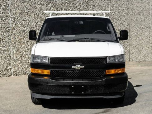 Used 2020 Chevrolet Express 3500 w/ Driver Convenience Package RWD image 5