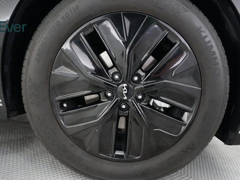 Used 2024 Kia EV6 Wind image 19
