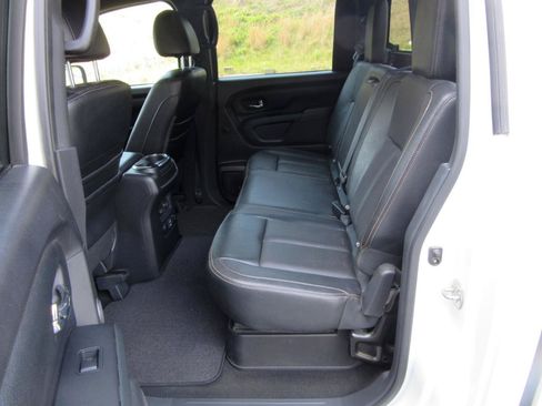 Used 2019 Nissan Titan SL w/ Midnight Edition AWD/4WD image 10