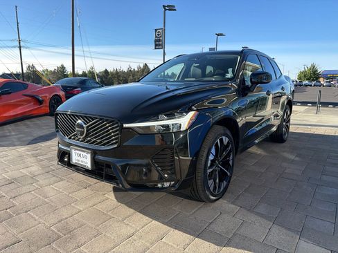 Used 2026 Volvo XC60 B5 Plus AWD/4WD image 4