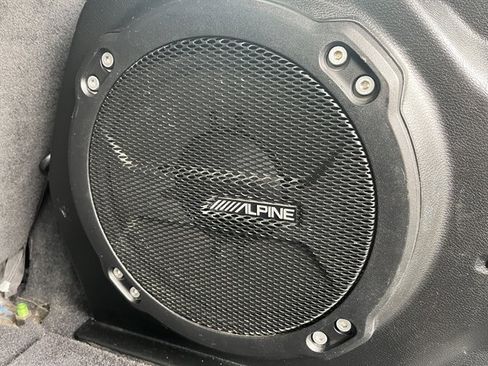 Used 2018 Jeep Wrangler Unlimited Sahara w/ Uconnect 4C Nav & Sound Group AWD/4WD image 18