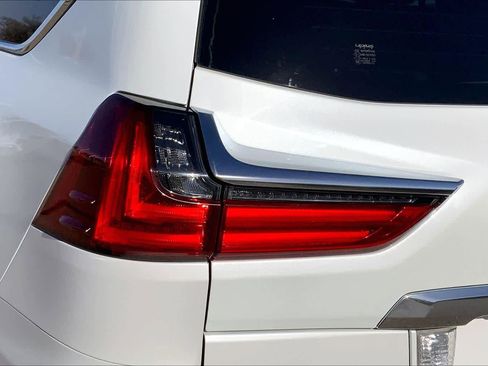 Used 2017 Lexus LX 570 4WD w/ Luxury Package image 29